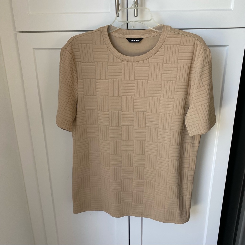 JMIERR Mens  tan sweater short shirt sleeve medium